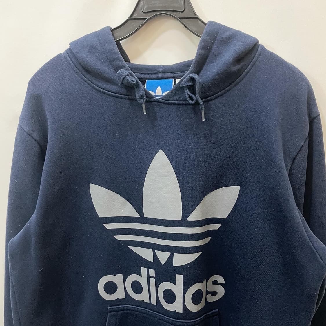아디다스 빅로고 네이비 후드티 상품이미지3