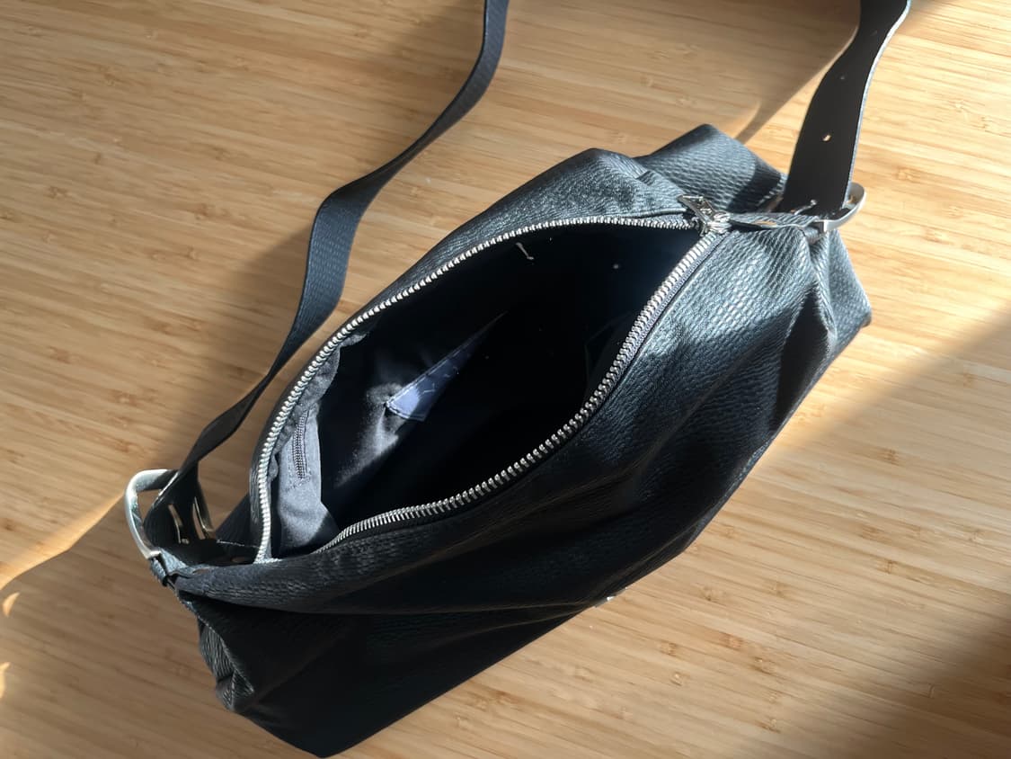 유제 YUJE gravel hobo bag 블랙 호보백 숄더백 상품이미지3