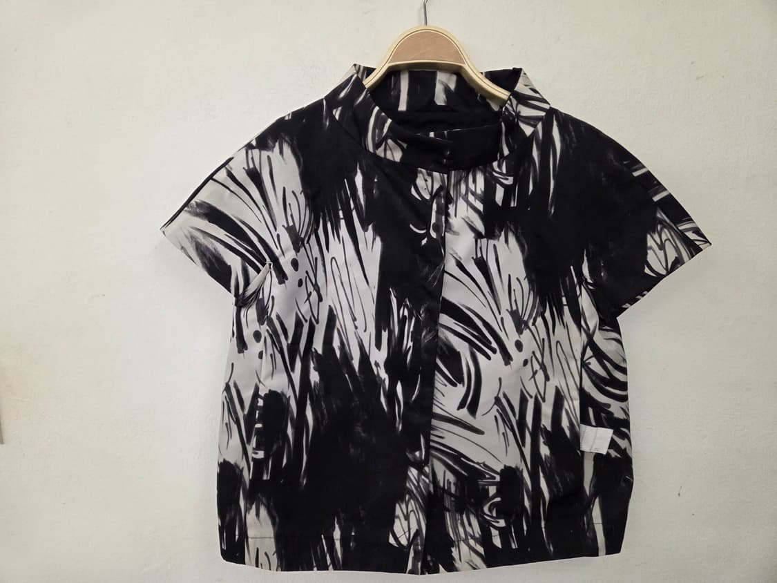 HERNO 블랙 화이트 패턴 반팔 쟈켓 상품이미지1