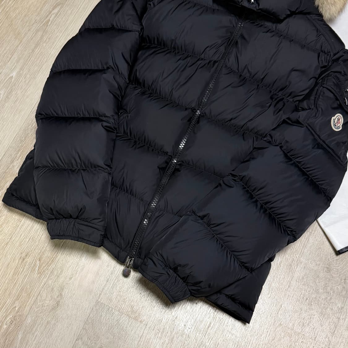 [블랙 4/새상품급] 몽클레어 마야프 패딩 블랙 풀구성 마르크 상품이미지3