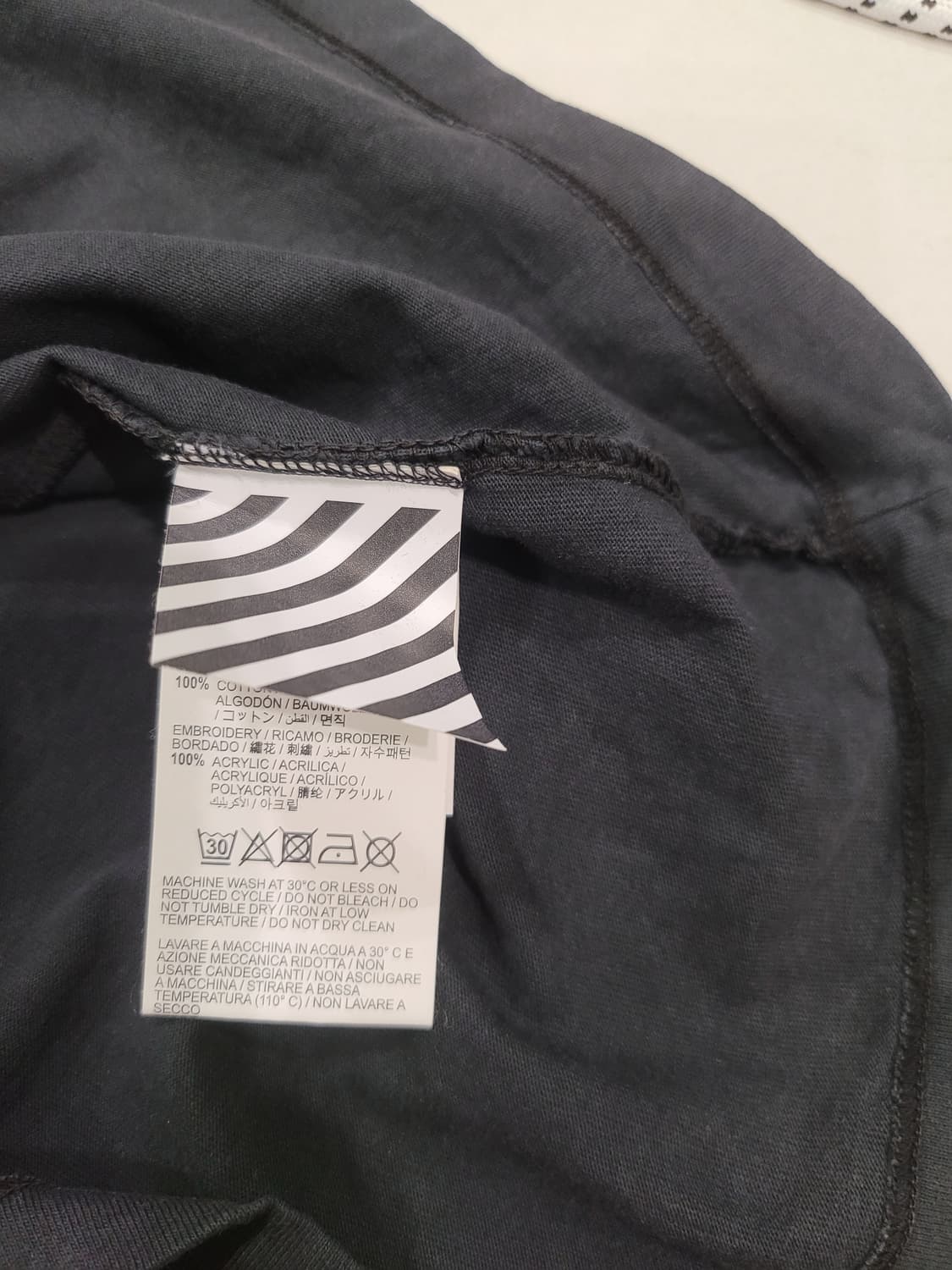 🏷️ [XL] 오프화이트 19FW 앱스트랙 애로우 자수 티셔츠 
 상품이미지7