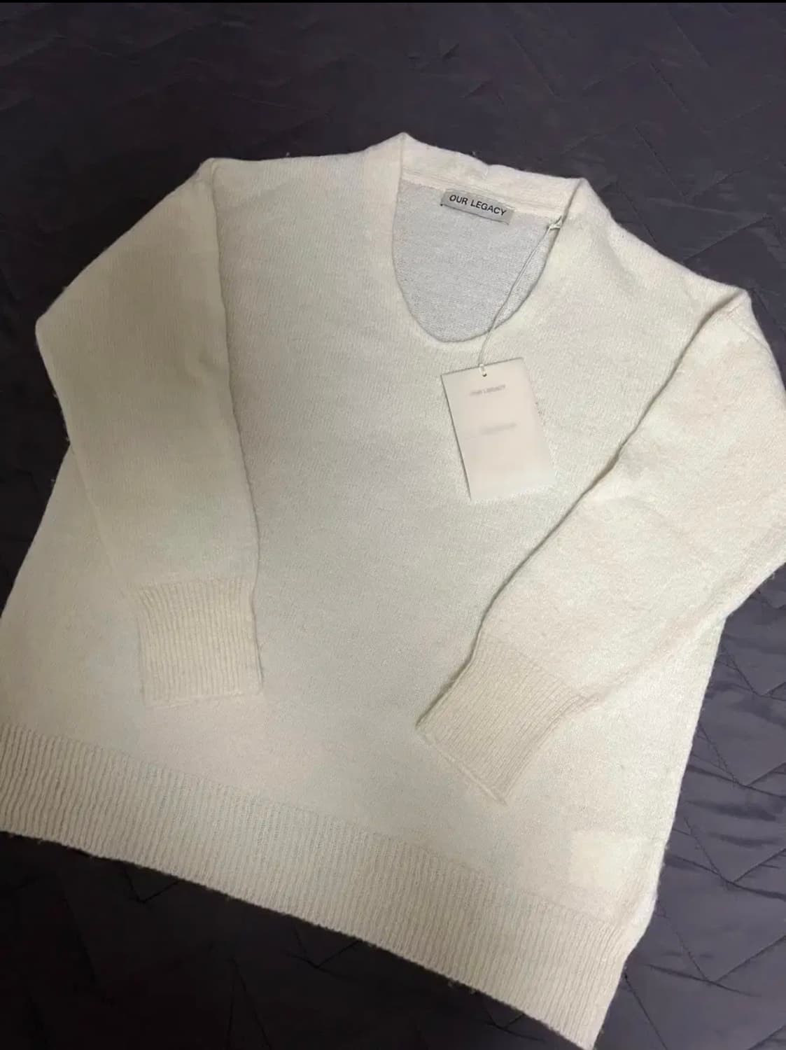 아워레가시 빅 브이넥 니트 스웨터 새상품 상품이미지4