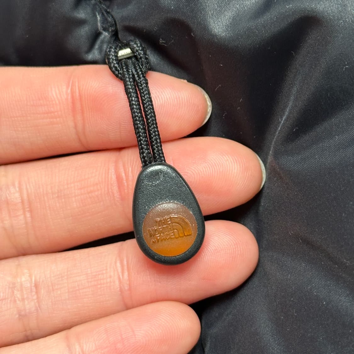 노스페이스 600 패딩 xs 상품이미지4