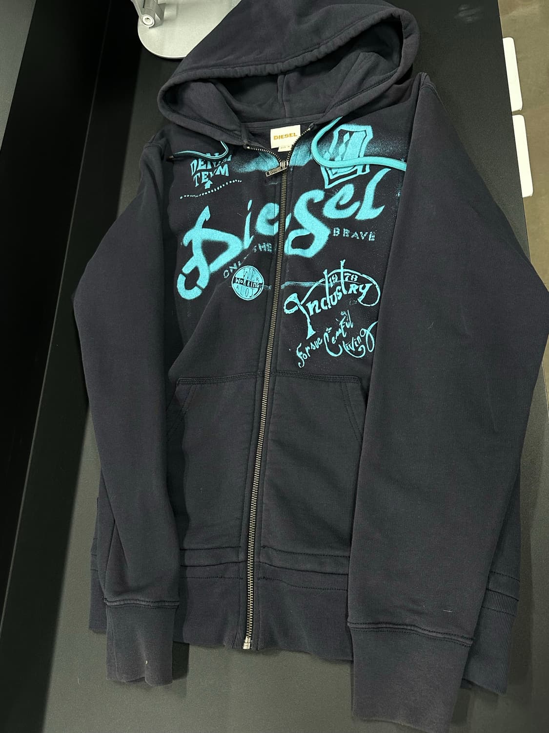 디젤 프린팅 코튼 후드 집업 상품이미지3