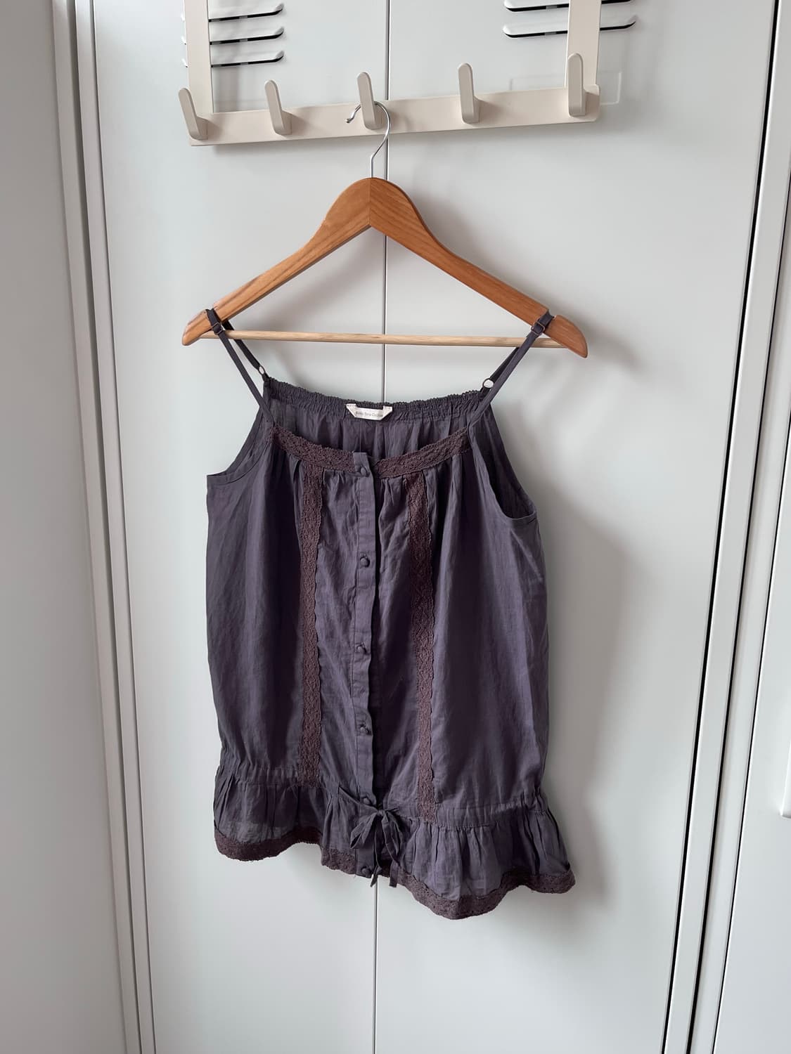 Basic tone clothes 퍼플 레이스 셔링 슬리브리스 상품이미지2