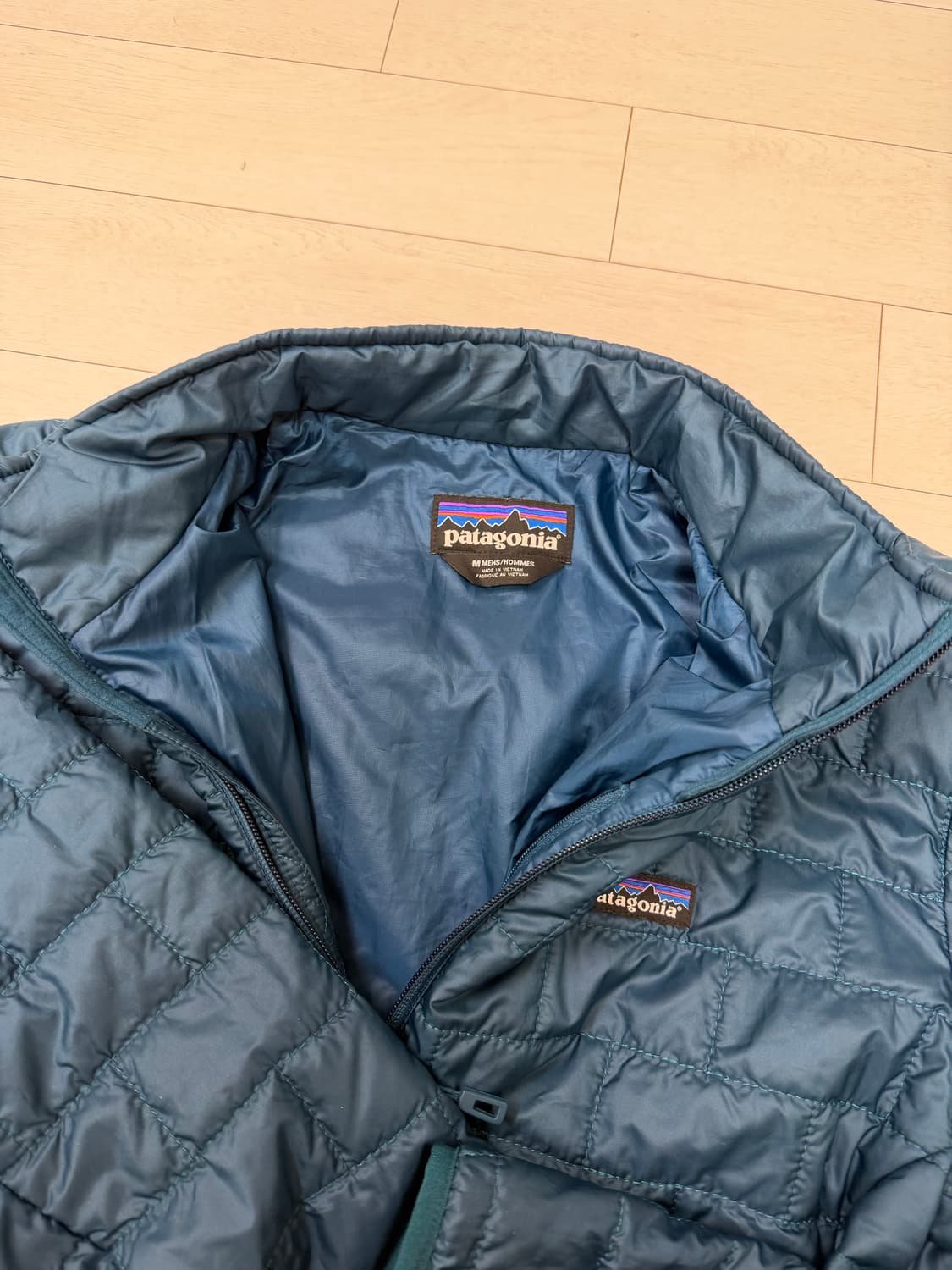 파타고니아 나노퍼프 M 사이즈  상태 9.7/10  사진찍고 절대 안입습 상품이미지5