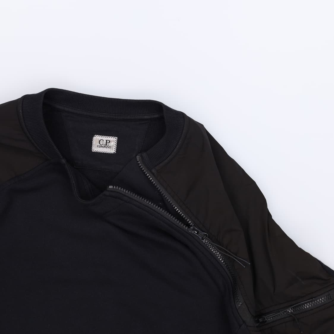 [XL] CP컴퍼니 씨피 숄더지퍼 렌즈와펜 맨투맨 블랙 3863 상품이미지6