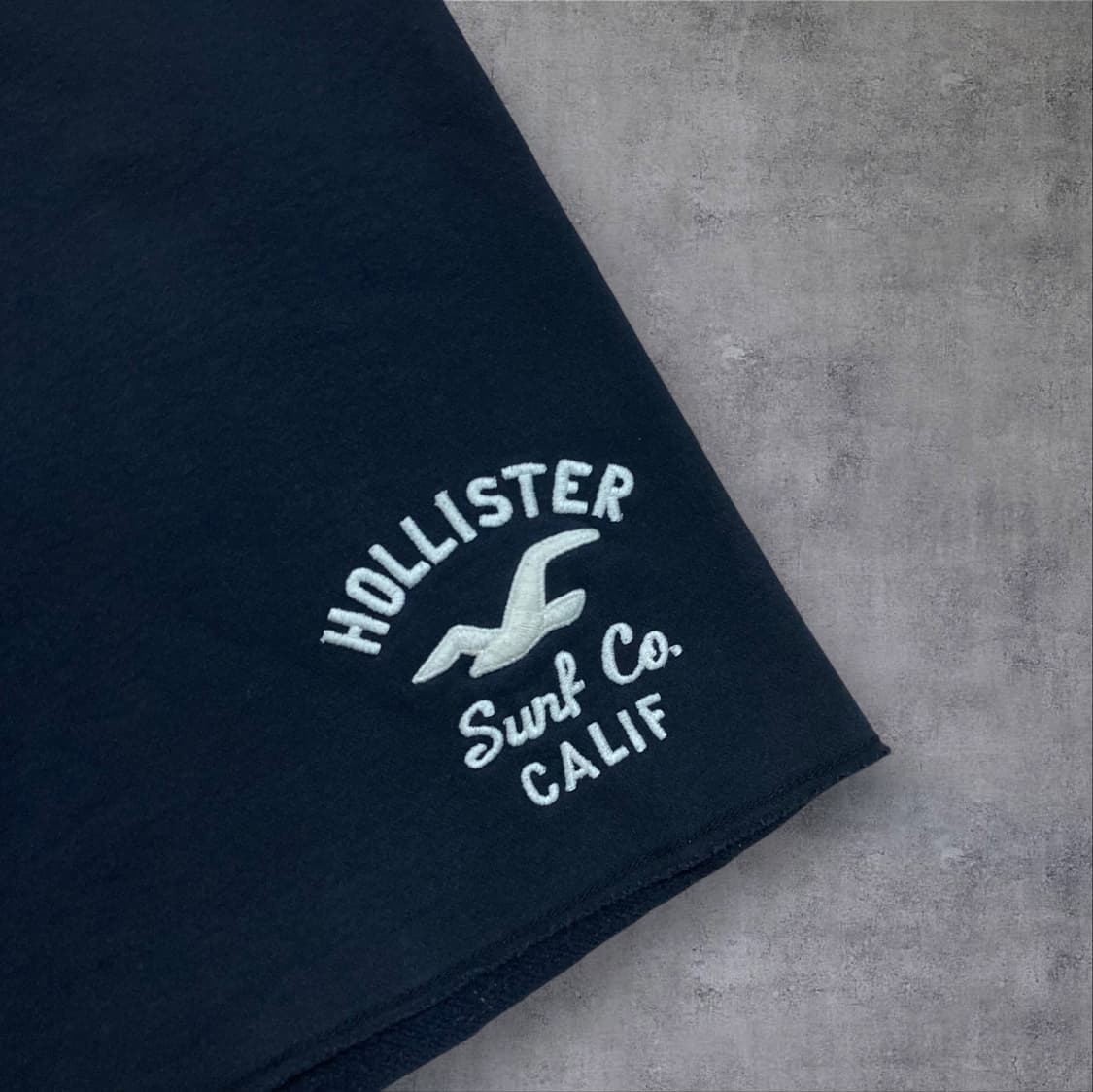 홀리스터 y2k 로고 네이비 하프 팬츠 상품이미지2