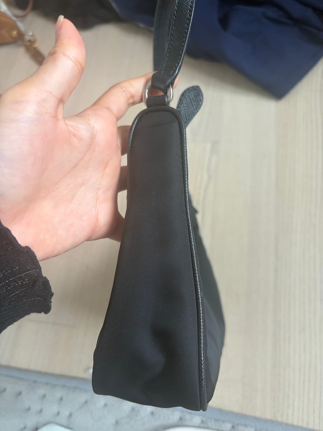 프라다 리에디션 나일론 호보백 블랙 상품이미지5