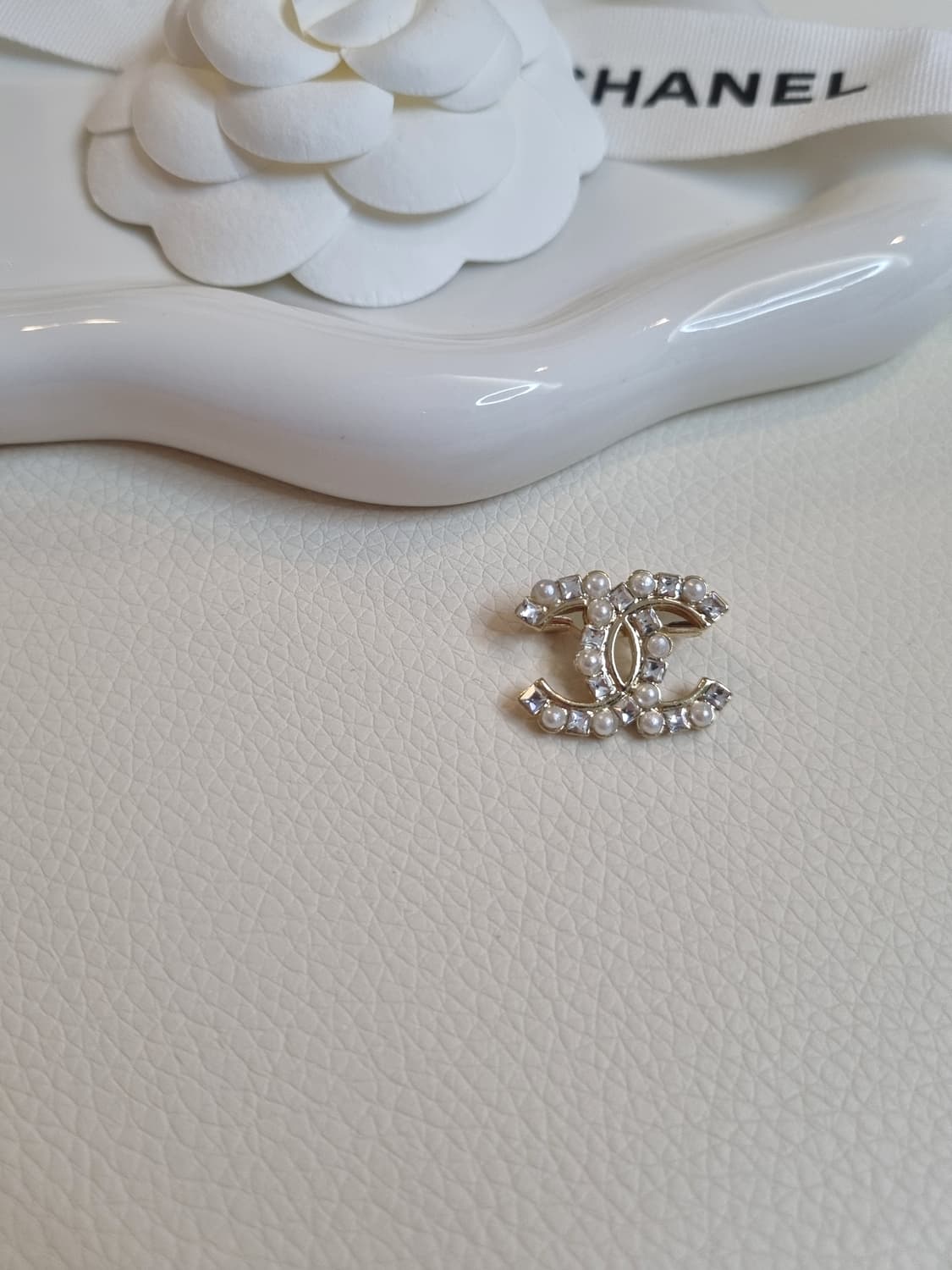 샤넬 보석진주 금장 미니 브로치 업사이클링 상품이미지3