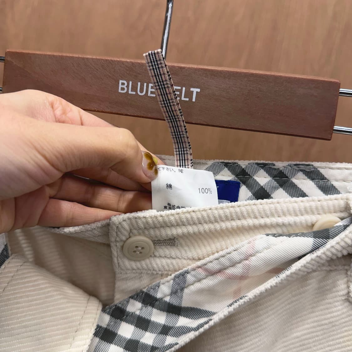 버버리 블루 라벨 골덴 하프 팬츠 버튼 롤업 디테일 레귤러핏 아이보리 상품이미지7