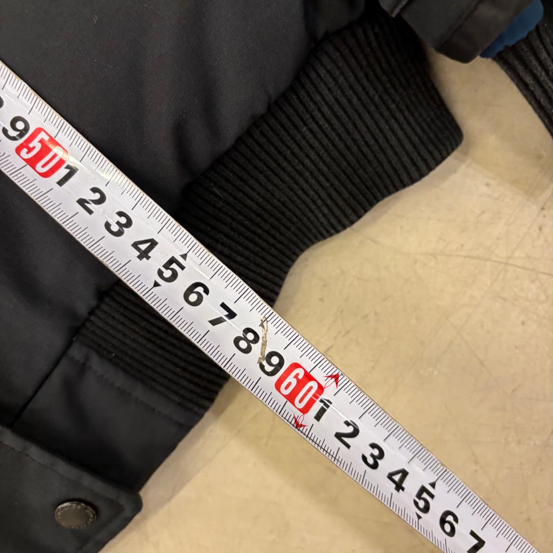 뉴발란스 블랙 푸퍼 패딩 상품이미지4