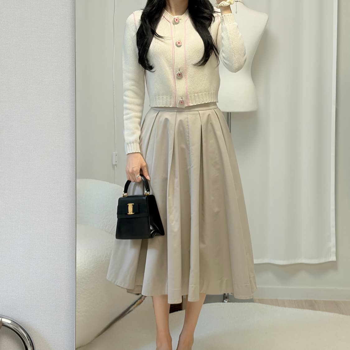 미우미우 큐빅 버튼 캐시미어 가디건 상품이미지10