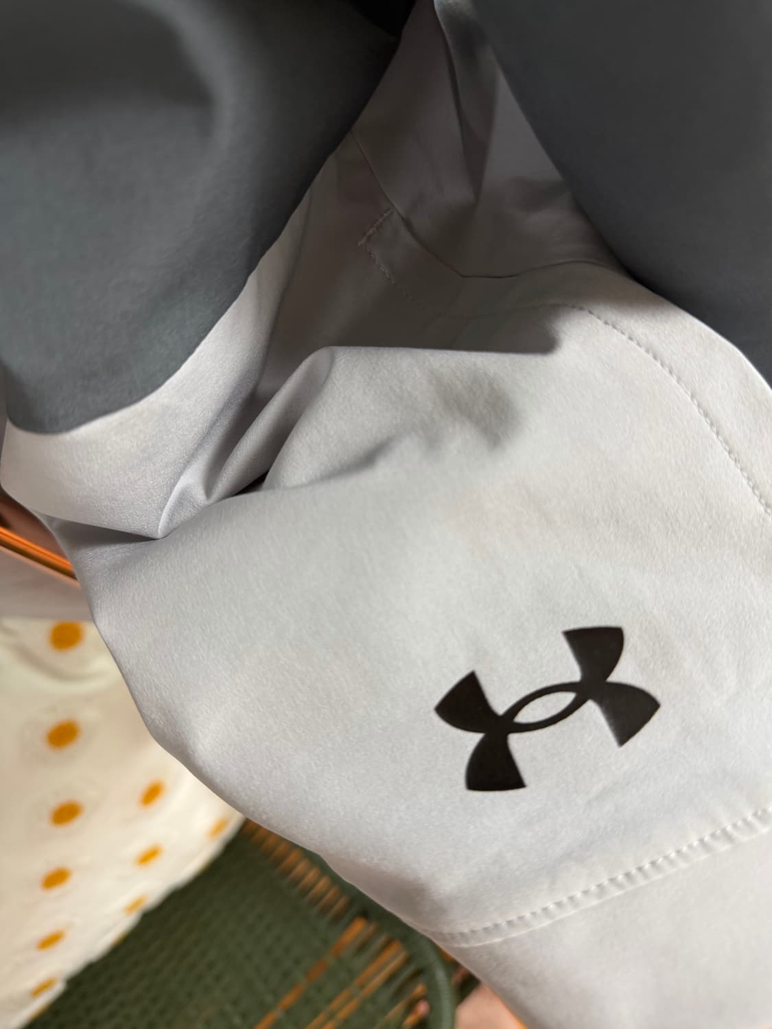 여성 언더아머 바람막이 XL 상품이미지6