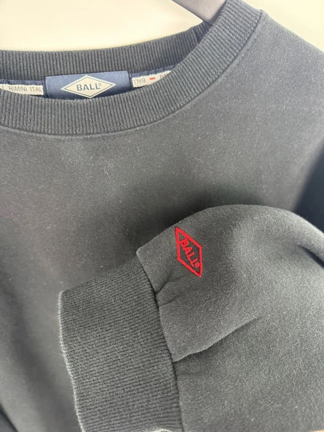 BALL Black Crewneck Sweatshirt 상품이미지5