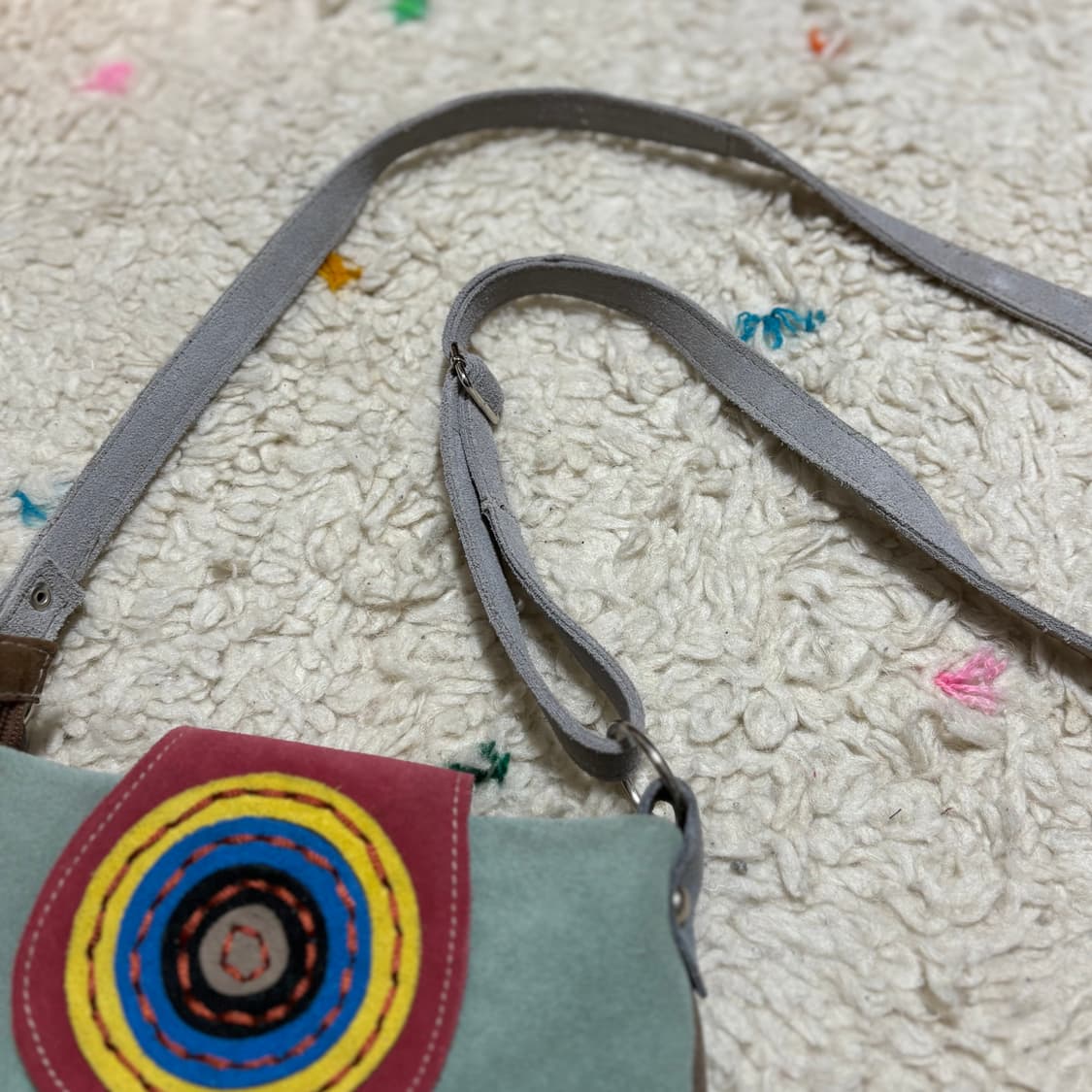 빈티지 스웨이드 핸드메이드  수공예 자수 크로스백 상품이미지2