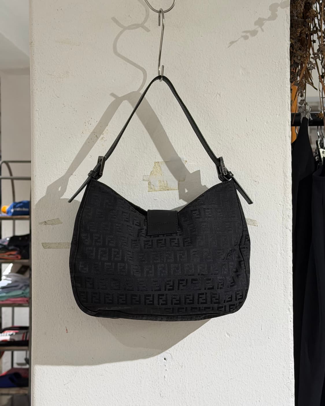 펜디 블랙 주카 캔버스 호보백 상품이미지4