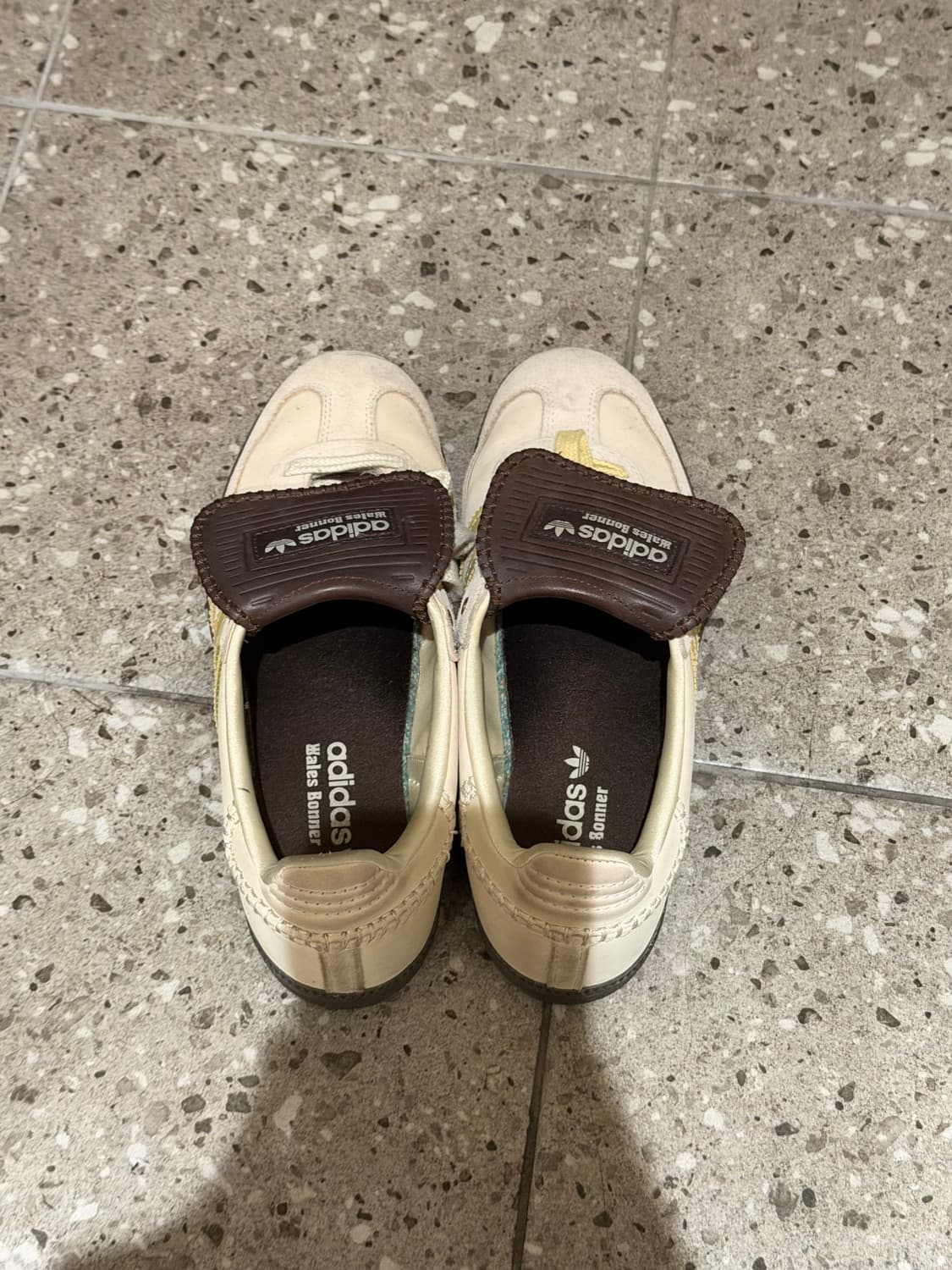 웨일즈보너 아디다스 스니커즈 상품이미지5