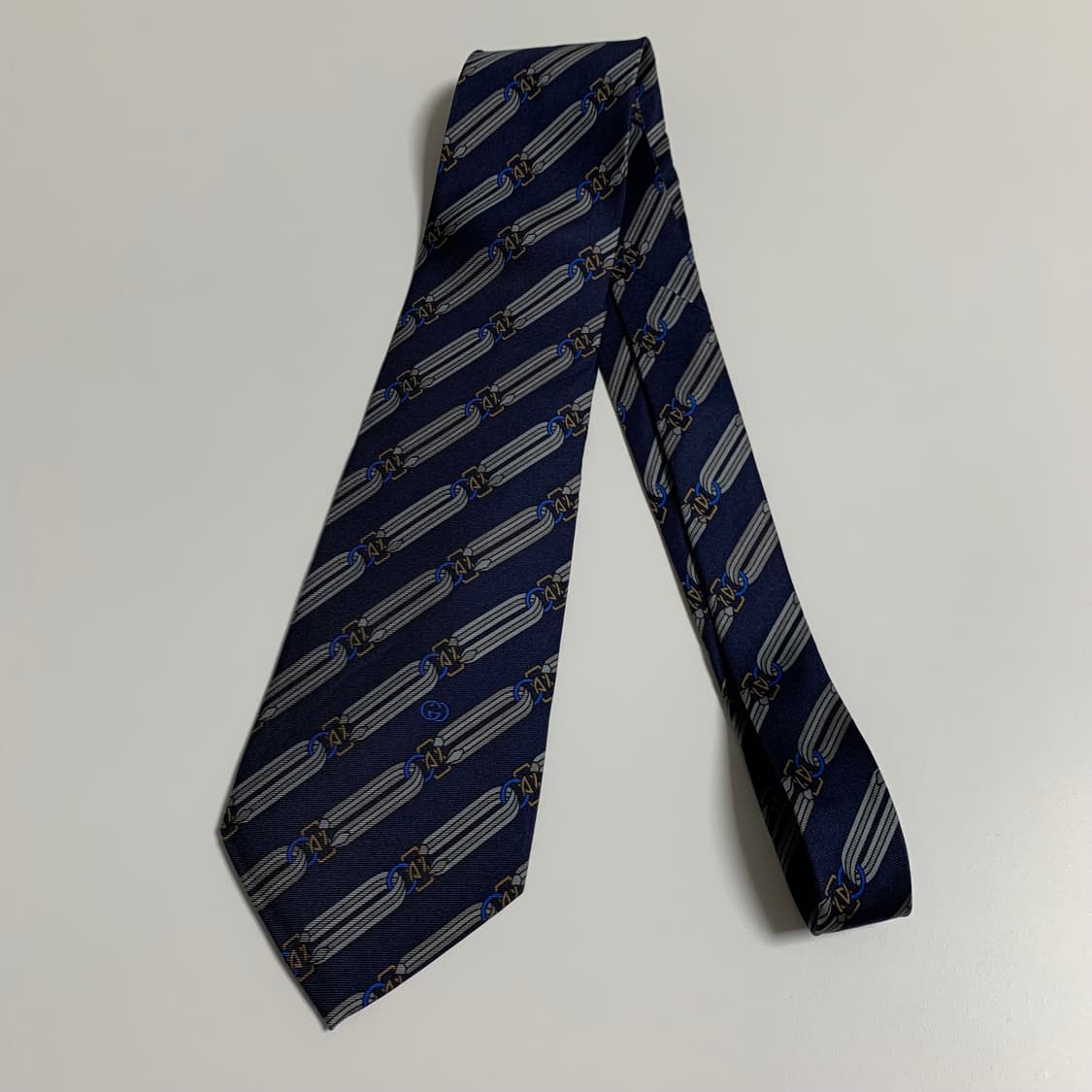 구찌(GUCCI) 클래식 명품 100실크 넥타이 GG심플로고 A+등급 상품이미지7