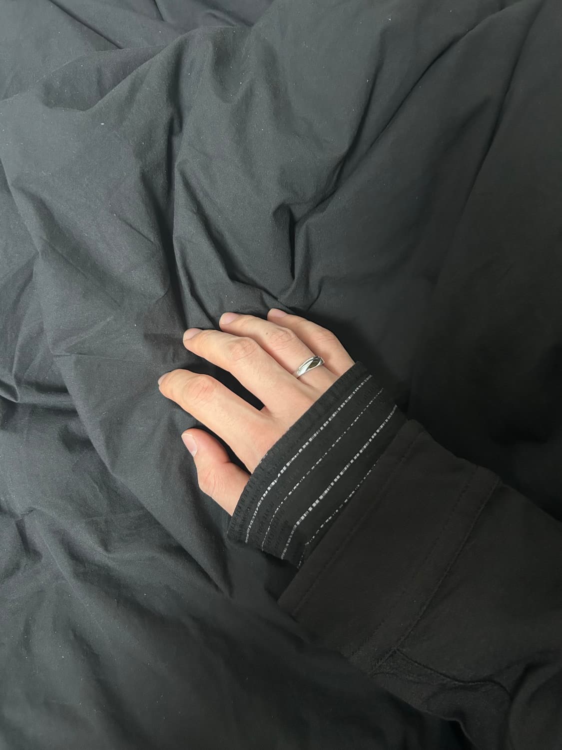 캐서린 햄넷 핀스트라이프 롱커프스 셔츠 상품이미지3