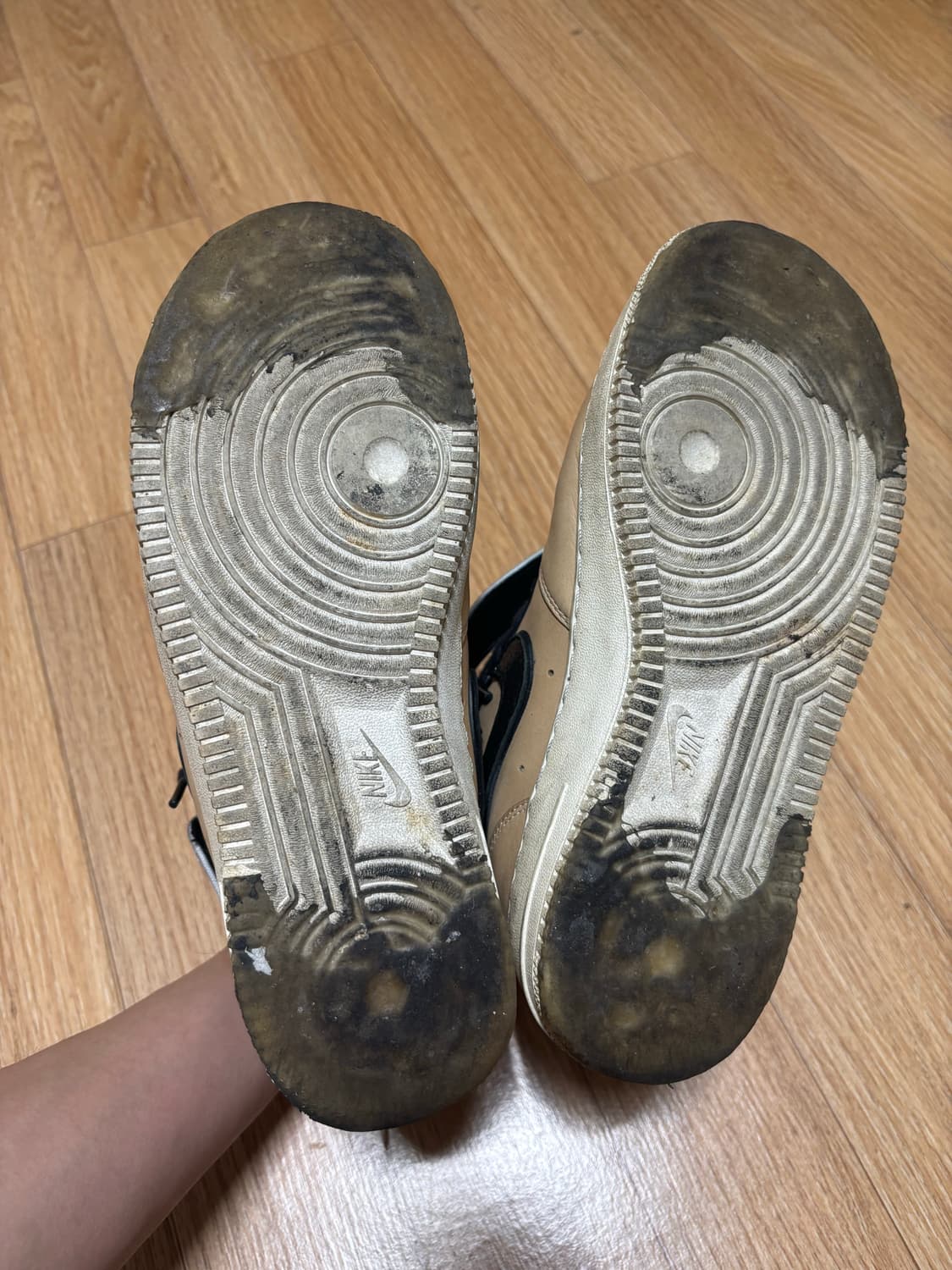 나이키 에어포스 x 리카르도 티시 미드 탄 상품이미지9