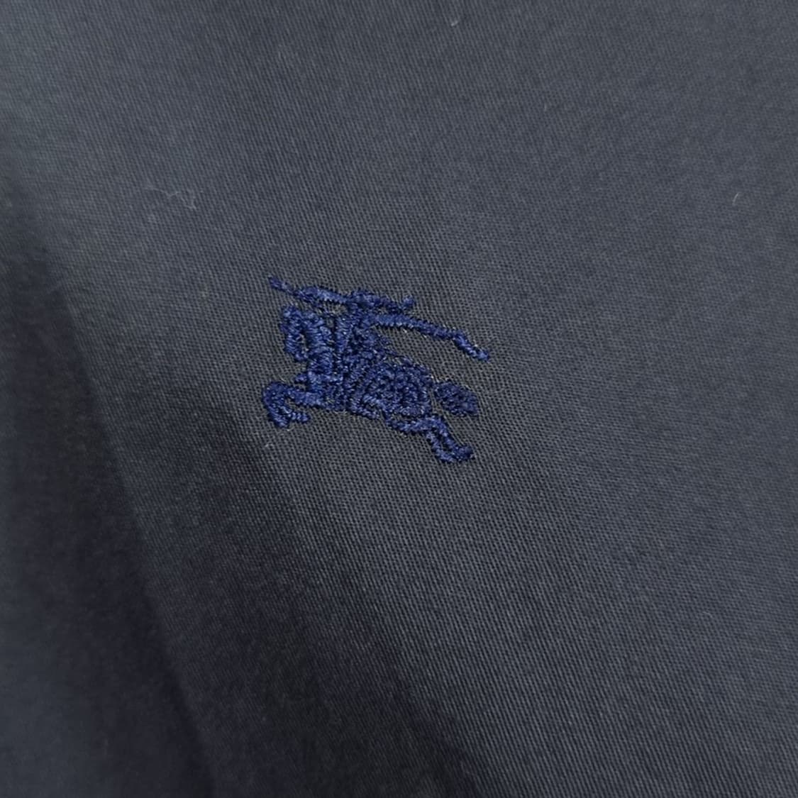 [버버리] 로고 자수 셔츠 블랙 M18400 상품이미지6