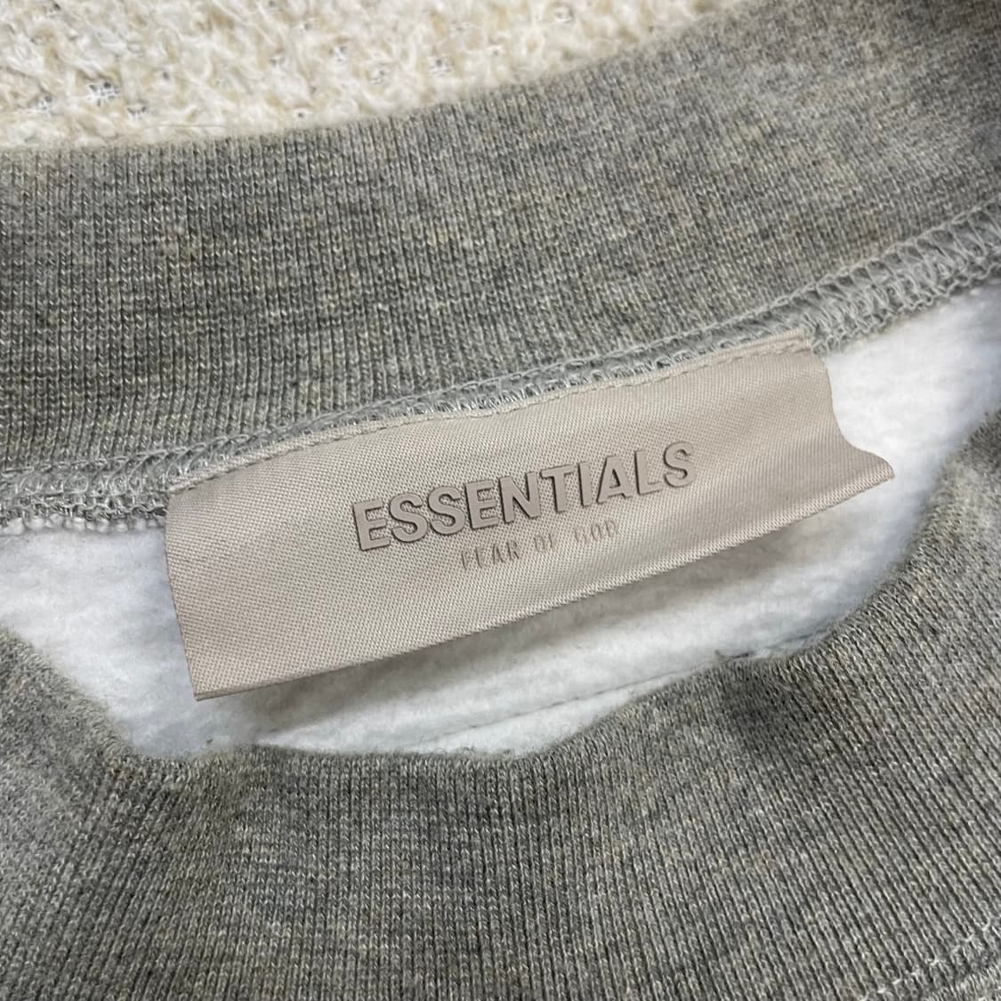 에센셜 피어오브갓 플리스 크루넥 맨투맨 상품이미지5