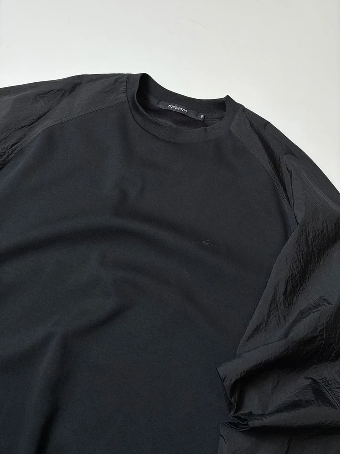 지오송지오 옴므 23FW 퍼티그 배색 맨투맨 PN8554 상품이미지2