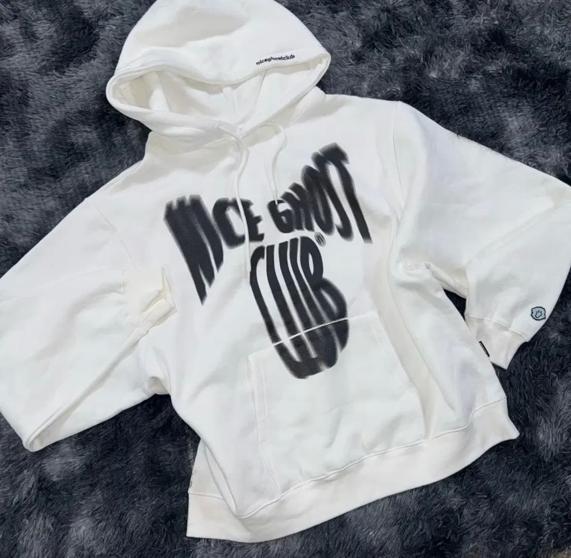 투티/0241 NICE GHOST CLUB 화이트 기모 후드 빅로고 상품이미지3