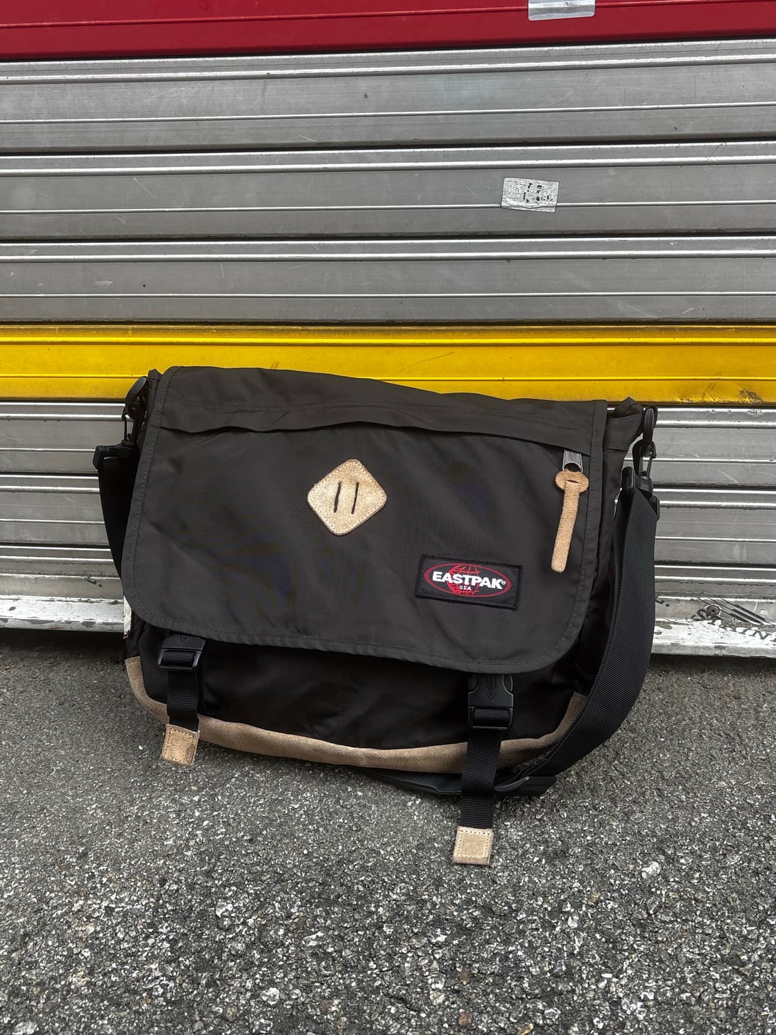 90s EASTPAK 메신저 백/다크 브라운  상품이미지3
