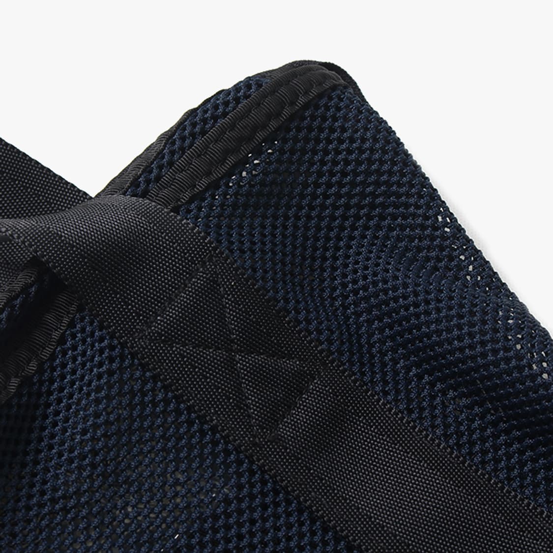  PORTER "Navy Mesh Tote Bag" 상품이미지3