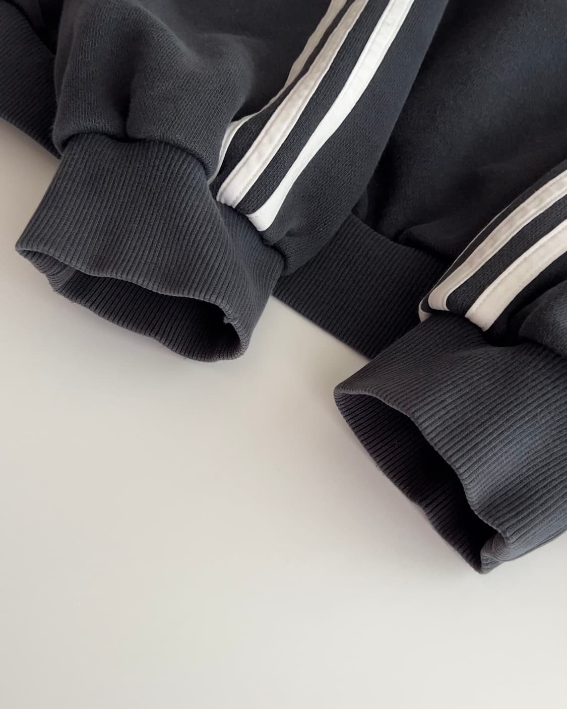 아디다스 x 고샤 루브친스키 오버핏 맨투맨 L 상품이미지4