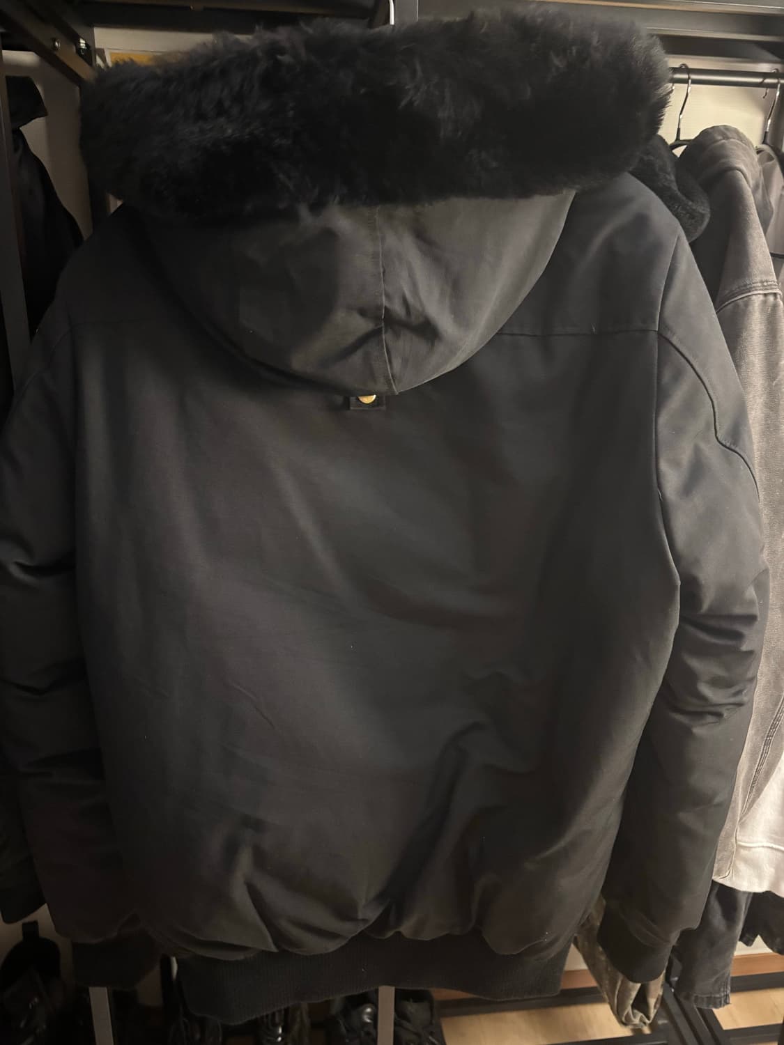 무스너클 금장 패딩 상품이미지4