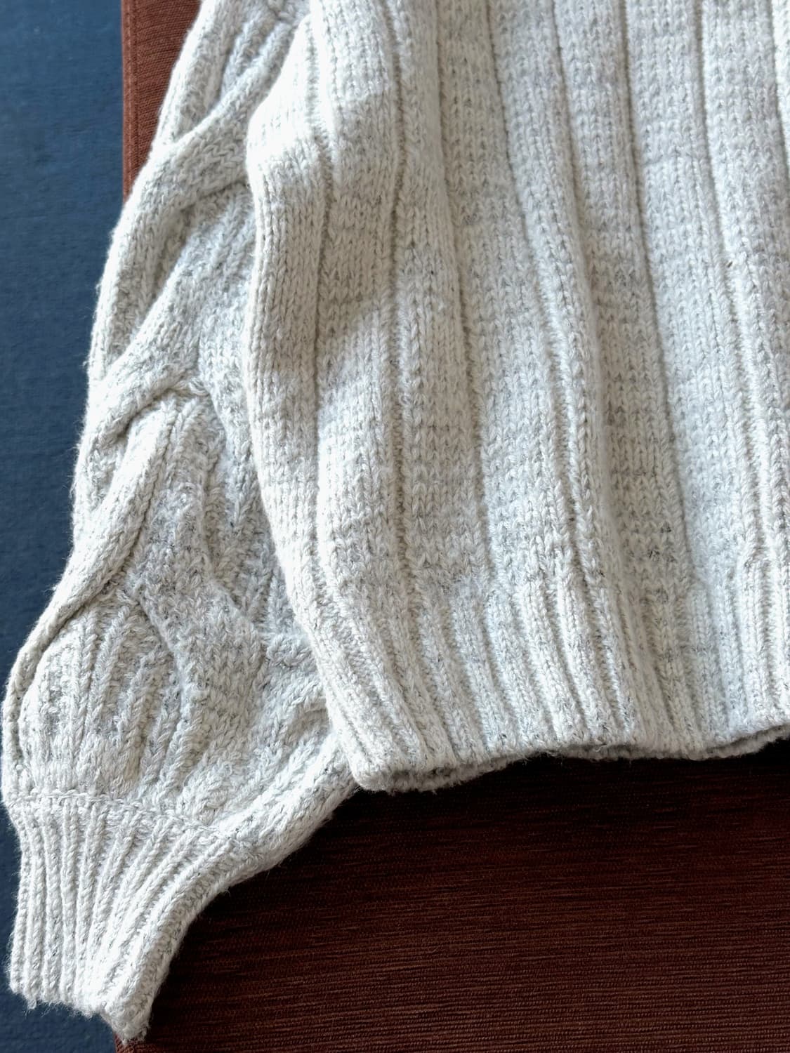 Design neck wide woven cloudy knit 상품이미지8