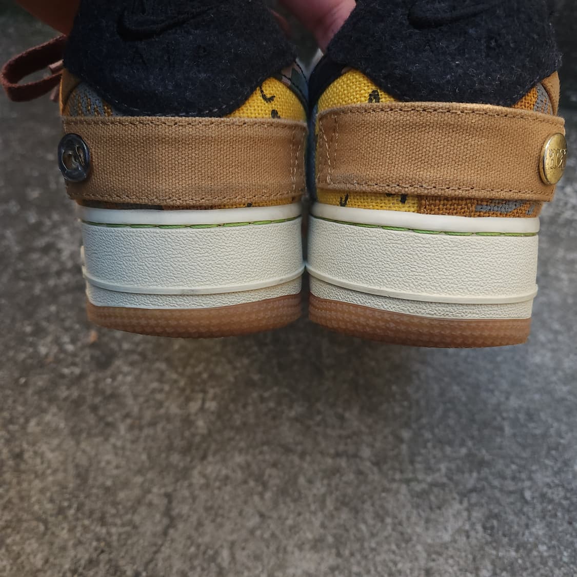 [270] 나이키 x 트래비스 스캇 에어포스 1 로우 캑터스 잭 상품이미지9