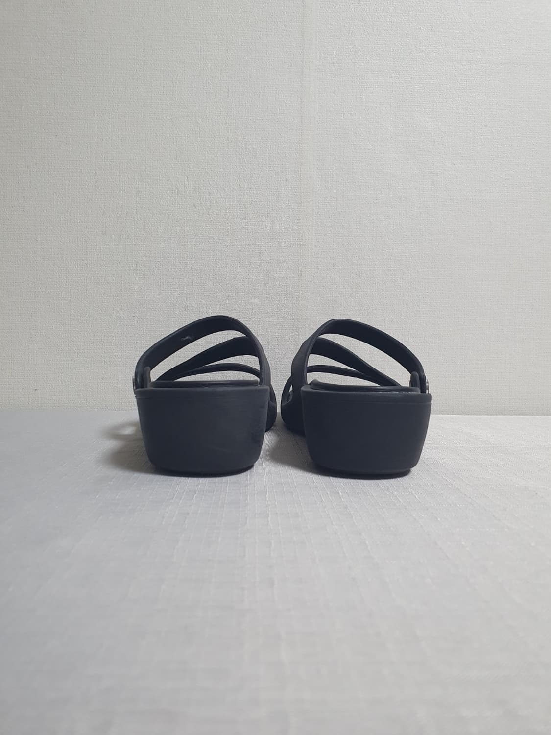 크록스 파트리샤 웨지 블랙 샌들 220mm 상품이미지5