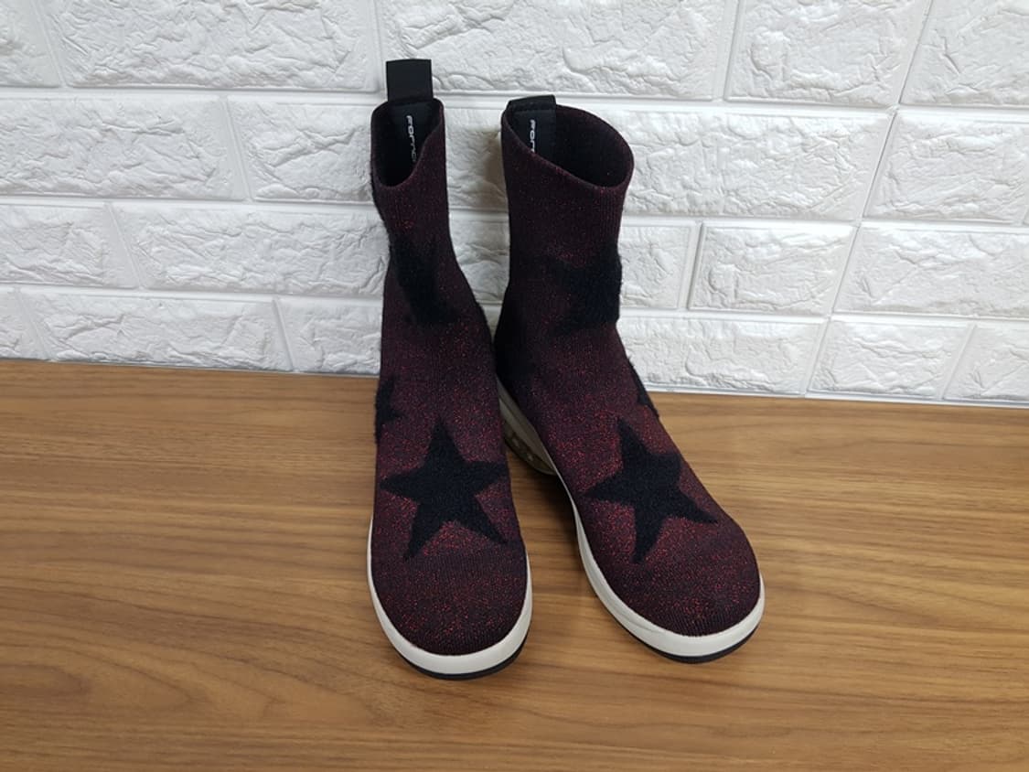 포나리나 니트 삭스 스니커즈 235 (상태최상) 상품이미지1