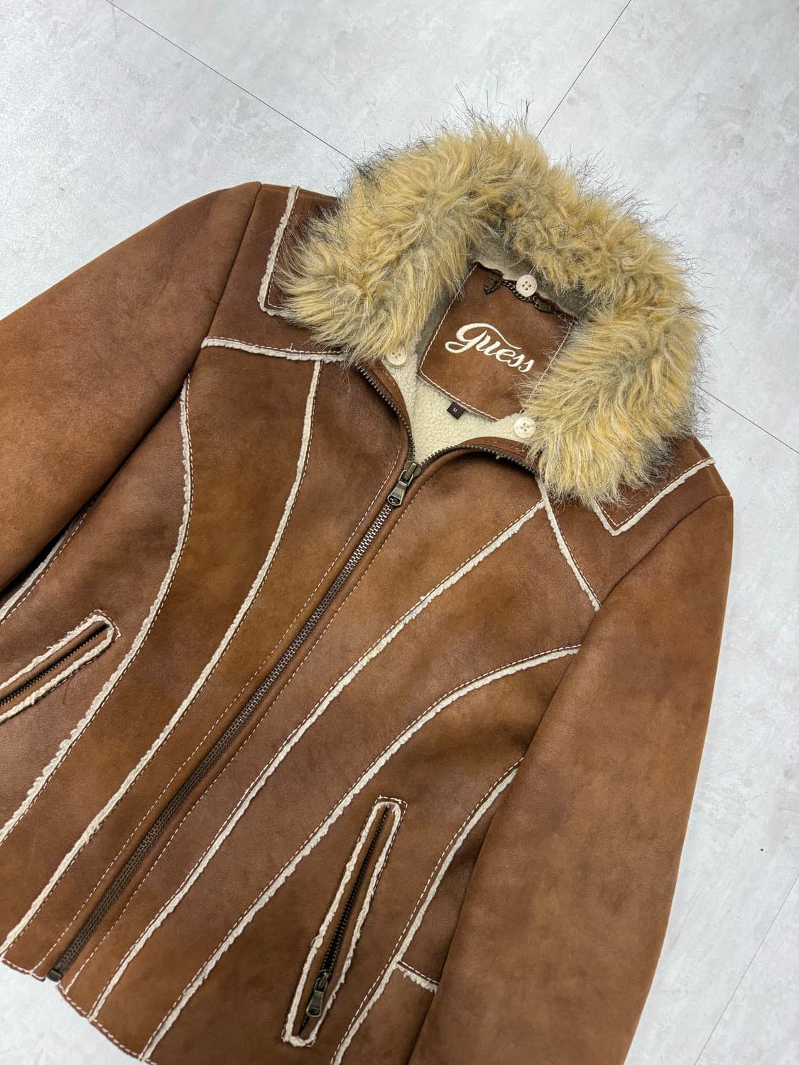 •게스 슬림핏 퍼카라 탈부착 무스탕 자켓  상품이미지2