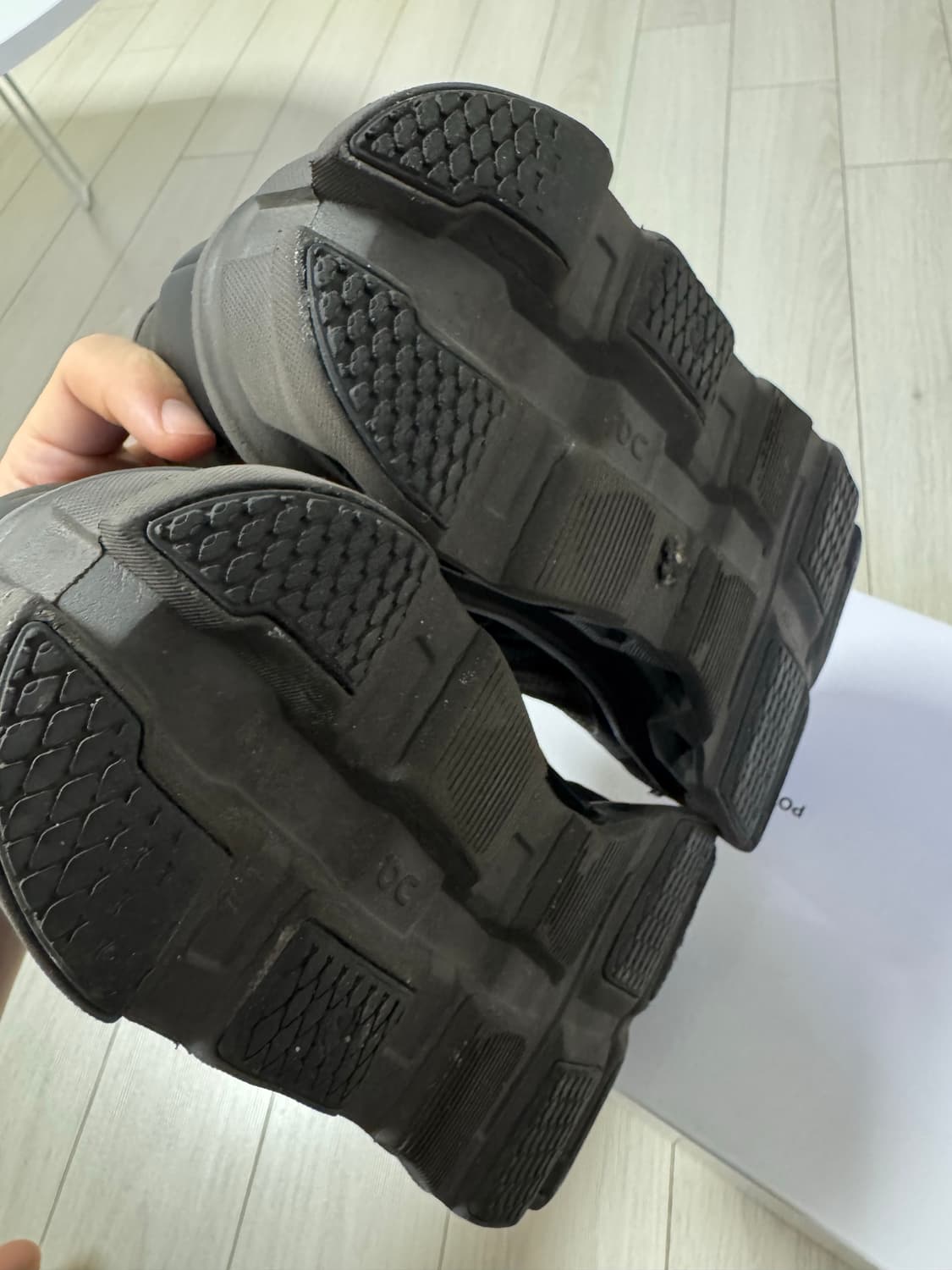 온러닝 파프 콜라보 브라운 컬러 275판매합니다 상품이미지5