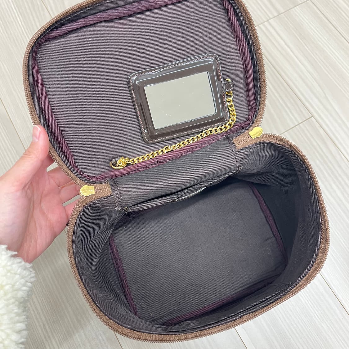 꾸레쥬 카키브라운 배니티 코스메틱백 상품이미지8