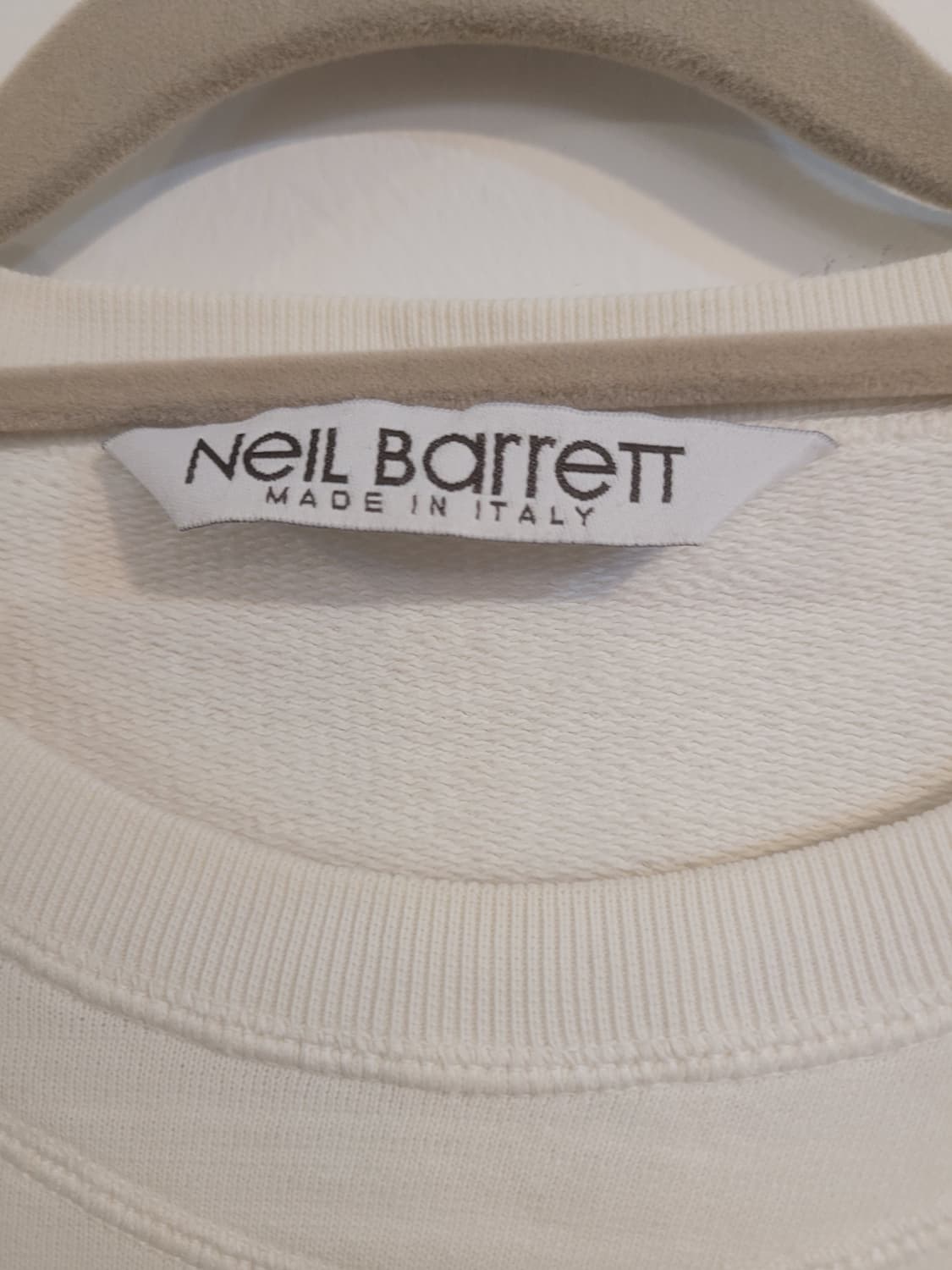 닐바렛 아이보리 포켓 맨투맨 95 상품이미지3