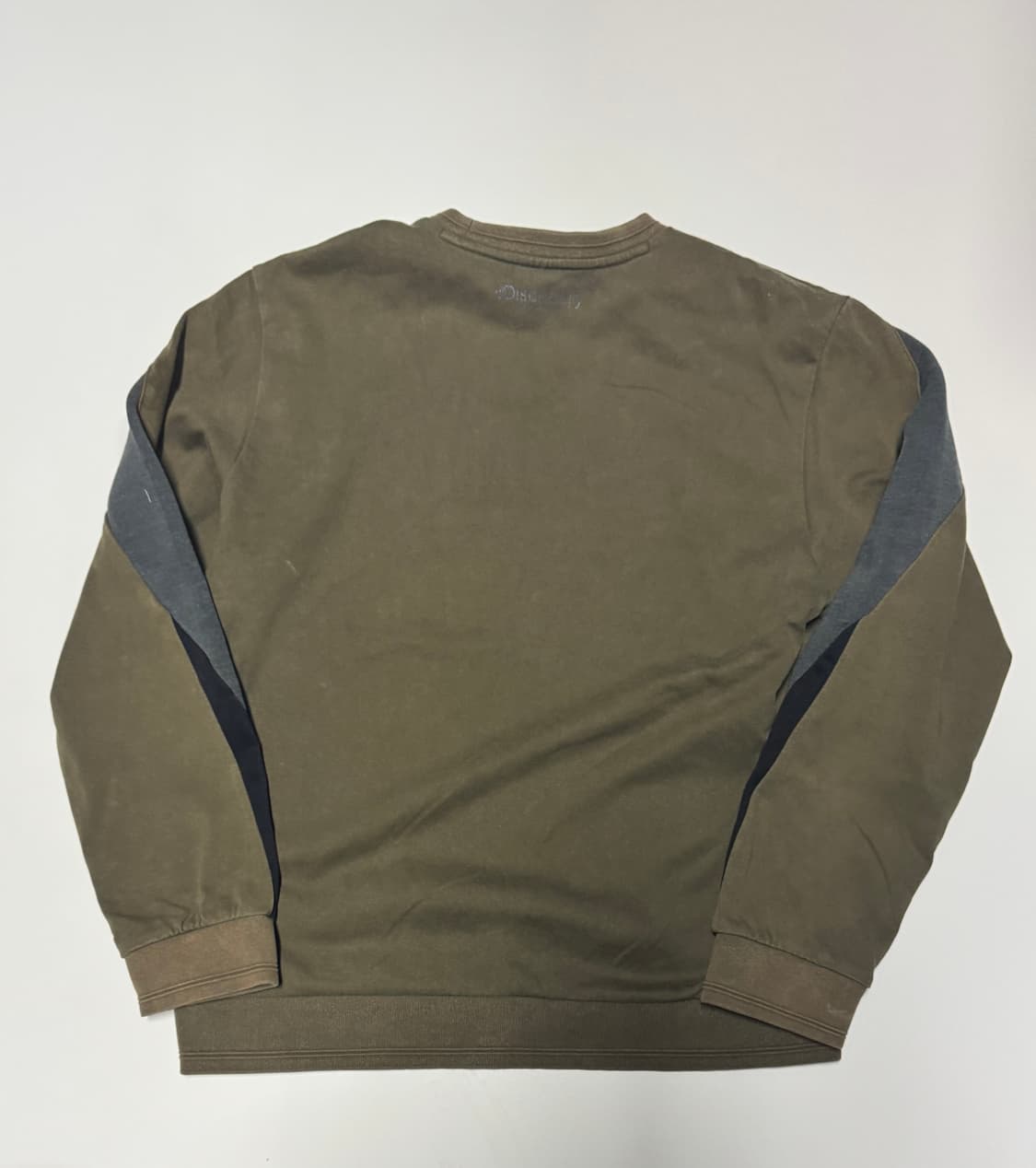 디스커버리 익스페디션 트레이닝 맨투맨 카키 XL ~ 2XL 상품이미지2