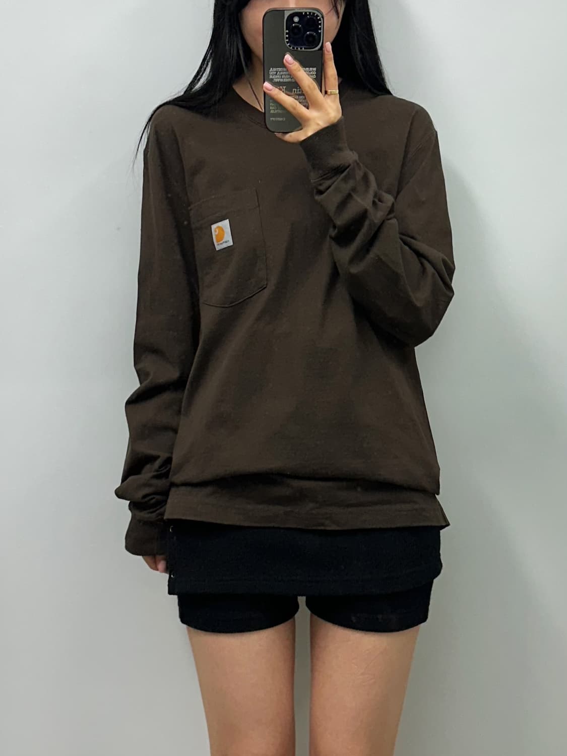 칼하트 포켓 브라운 롱 슬리브 상품이미지1