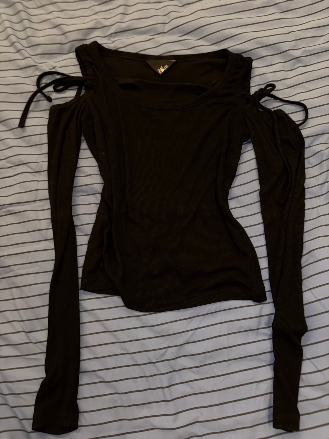 디어스토커 어깨트임티 상품이미지5