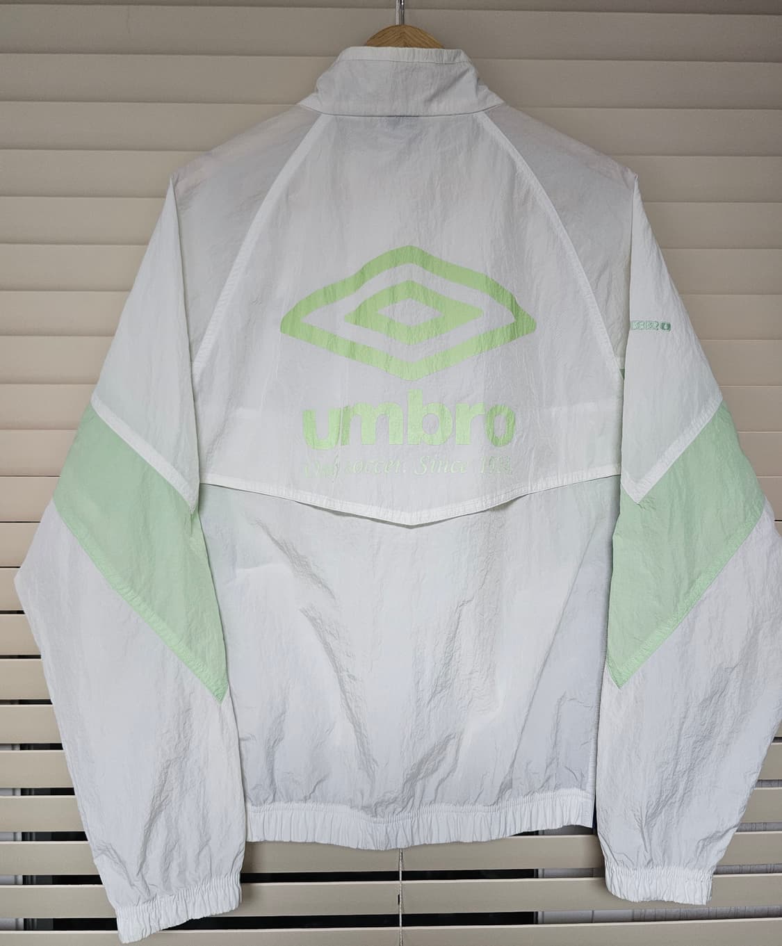 엄브로 딜라이트 스탠넥 웜업자켓 바람막이 L 상품이미지2