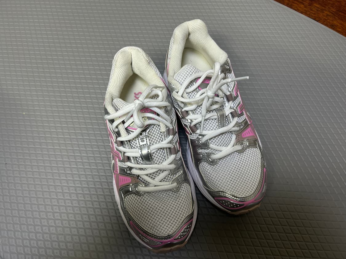 [아식스] 젤 님버스9 핑크/화이트 245사이즈 상품이미지2