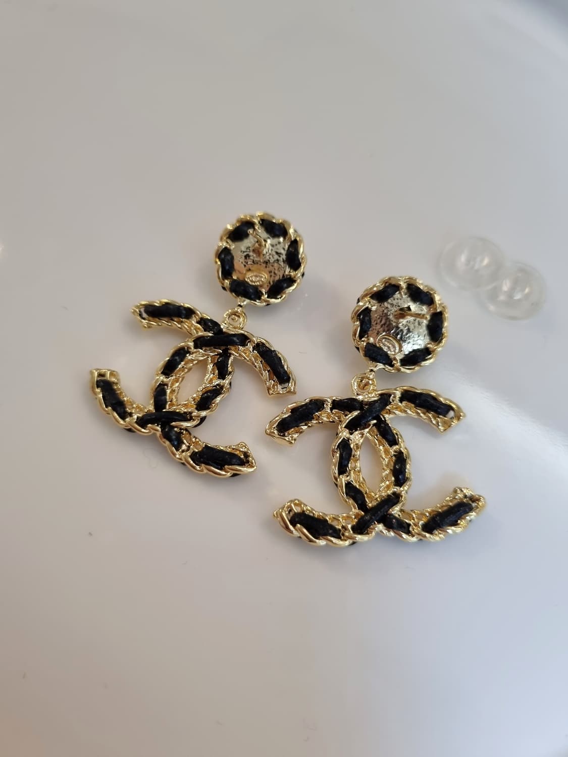 샤넬 업사이클링 금장 체인가죽 드롭 귀걸이 상품이미지4