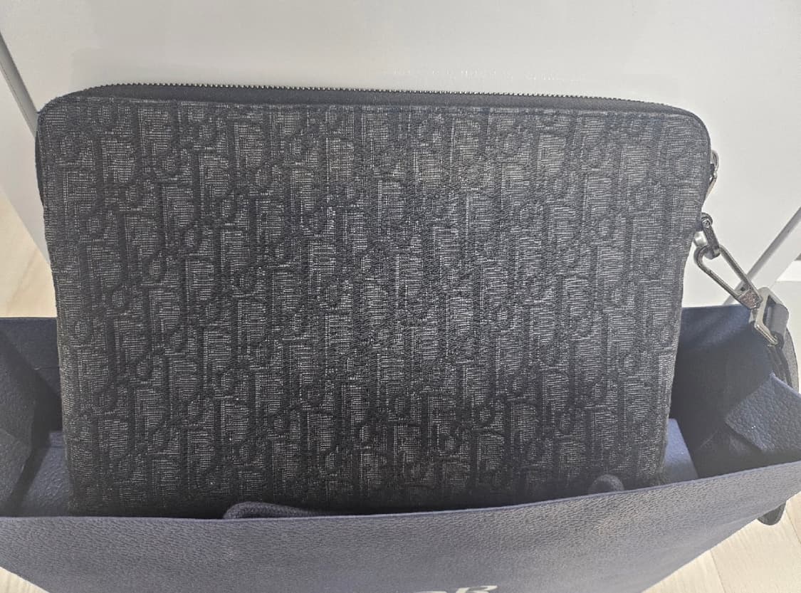 디올 클러치백 a4 상품이미지4