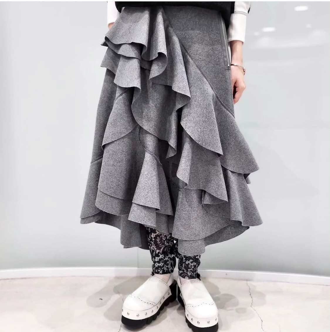 23aw 타오 꼼데가르송 프릴 블랙 울 스커트 m 상품이미지1