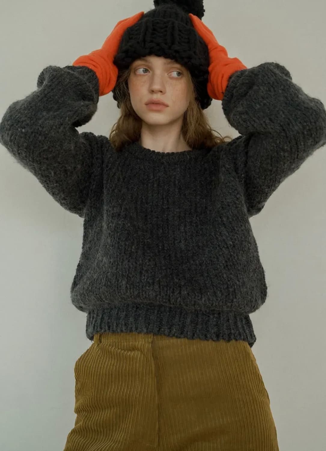 위드아웃썸머 23fw  벨라 니트 차콜 상품이미지1